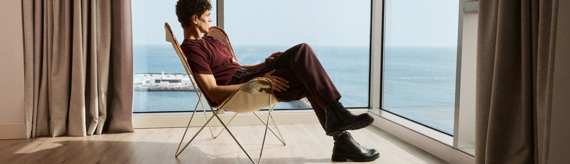 ANKLE BOOTS AND CHELSEA BOOTS